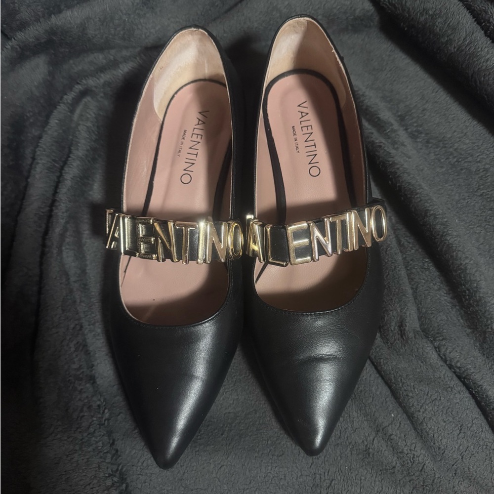 Valentino flat